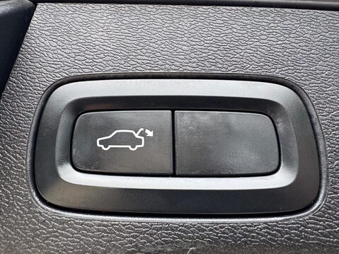 Volvo XC60 2.0 D5 PowerPulse Inscription Auto AWD Euro 6 (s/s) 5dr 57