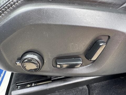 Volvo XC60 2.0 D5 PowerPulse Inscription Auto AWD Euro 6 (s/s) 5dr 57