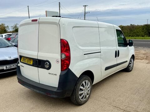 Vauxhall Combo 1.3 CDTi 2300 ecoFLEX 16v FWD L2 H1 (s/s) 3dr 9