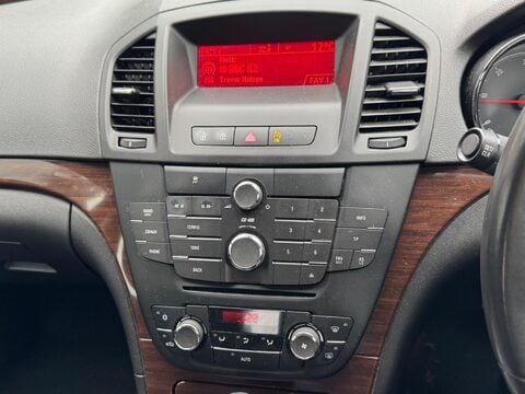 Vauxhall Insignia 2.0 CDTi SE Auto Euro 5 5dr 10