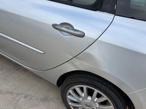 Renault Clio 1.5 dCi Dynamique Sport Tourer 5dr (Tom Tom) 8