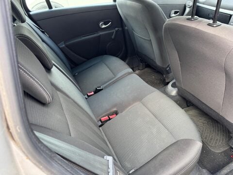 Renault Clio 1.5 dCi Dynamique Sport Tourer 5dr (Tom Tom) 22