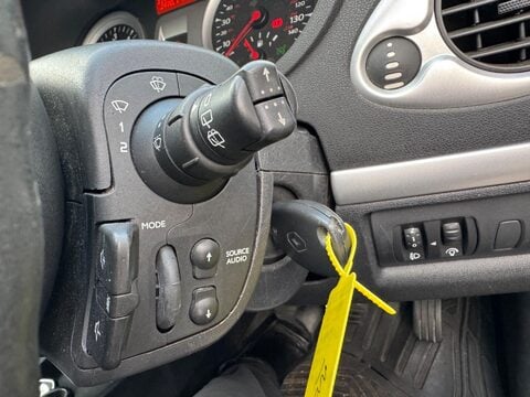 Renault Clio 1.5 dCi Dynamique Sport Tourer 5dr (Tom Tom) 17
