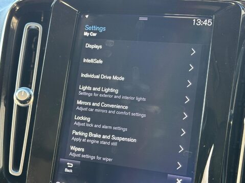 Volvo XC40 1.5 T3 Inscription Pro Euro 6 (s/s) 5dr 28