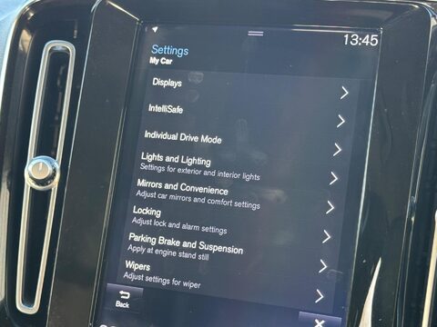 Volvo XC40 1.5 T3 Inscription Pro Euro 6 (s/s) 5dr 28