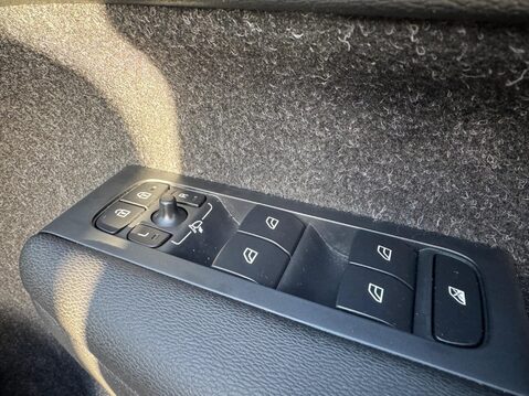 Volvo XC40 1.5 T3 Inscription Pro Euro 6 (s/s) 5dr 48