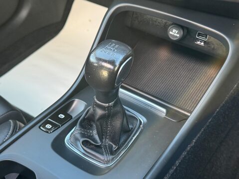 Volvo XC40 1.5 T3 Inscription Pro Euro 6 (s/s) 5dr 49