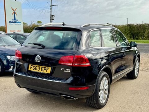 Volkswagen Touareg 3.0 TDI V6 BlueMotion Tech SE Tiptronic 4WD Euro 5 (s/s) 5dr 3