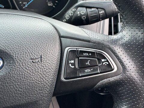 Ford Focus 1.0T EcoBoost ST-Line Euro 6 (s/s) 5dr 28