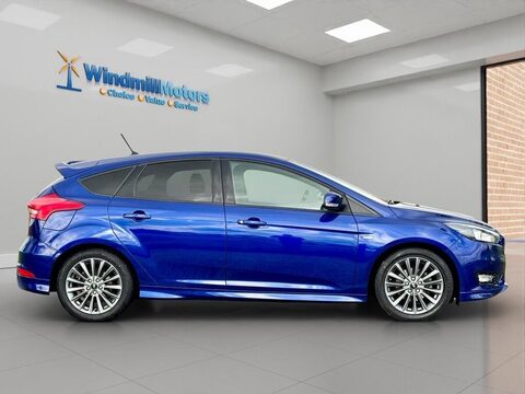 Ford Focus 1.0T EcoBoost ST-Line Euro 6 (s/s) 5dr 3