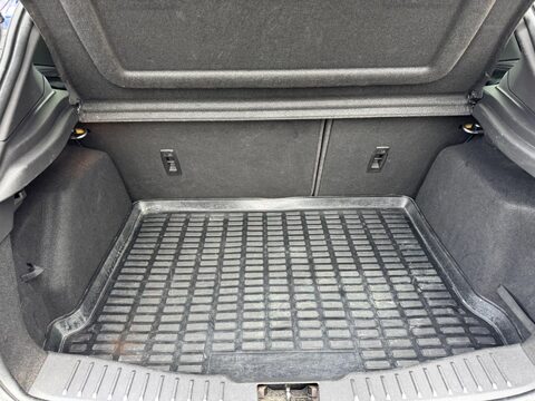 Ford Focus 1.0T EcoBoost ST-Line Euro 6 (s/s) 5dr 41