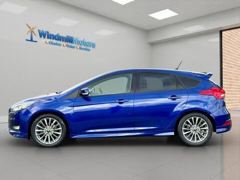 Ford Focus 1.0T EcoBoost ST-Line Euro 6 (s/s) 5dr 8