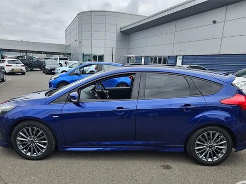 Ford Focus 1.0T EcoBoost ST-Line Euro 6 (s/s) 5dr 6