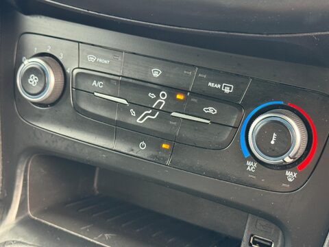 Ford Focus 1.0T EcoBoost ST-Line Euro 6 (s/s) 5dr 26