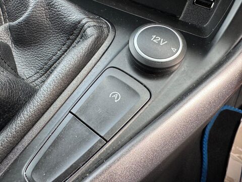 Ford Focus 1.0T EcoBoost ST-Line Euro 6 (s/s) 5dr 32