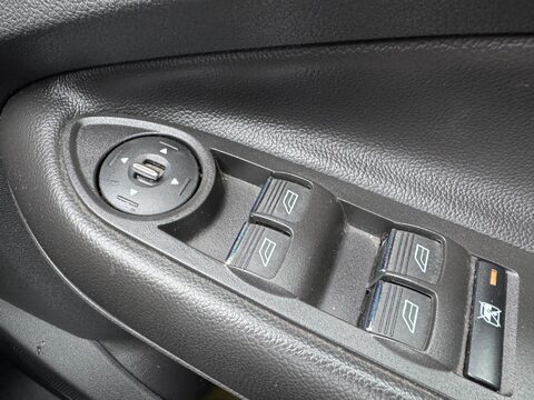 Ford Kuga 2.0 TDCi Titanium X 2WD Euro 5 5dr 31