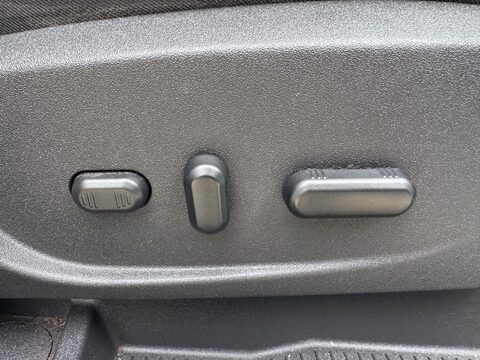 Ford Kuga 2.0 TDCi Titanium X 2WD Euro 5 5dr 30