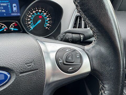 Ford Kuga 2.0 TDCi Titanium X 2WD Euro 5 5dr 27