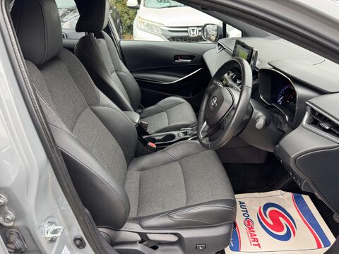 Toyota Corolla 1.8 VVT-h Design Touring Sports CVT Euro 6 (s/s) 5dr 12