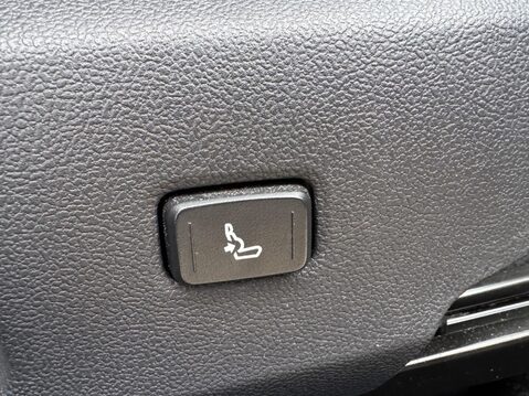 Toyota Corolla 1.8 VVT-h Design Touring Sports CVT Euro 6 (s/s) 5dr 43