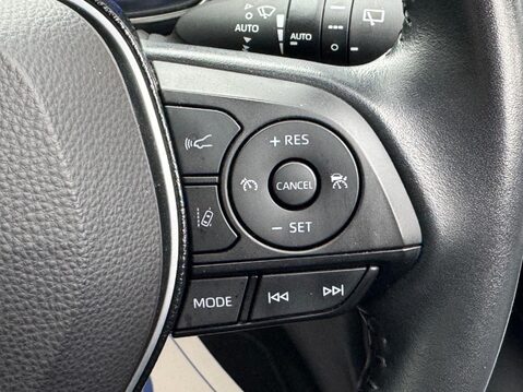 Toyota Corolla 1.8 VVT-h Design Touring Sports CVT Euro 6 (s/s) 5dr 38