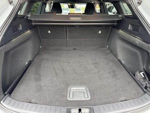 Toyota Corolla 1.8 VVT-h Design Touring Sports CVT Euro 6 (s/s) 5dr 49