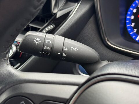 Toyota Corolla 1.8 VVT-h Design Touring Sports CVT Euro 6 (s/s) 5dr 39