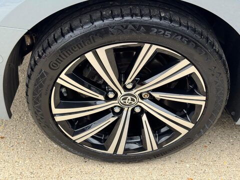 Toyota Corolla 1.8 VVT-h Design Touring Sports CVT Euro 6 (s/s) 5dr 51