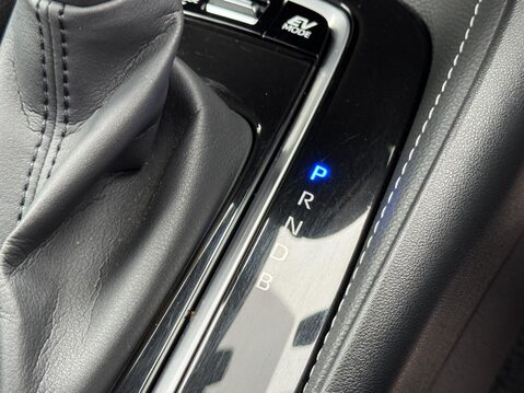 Toyota Corolla 1.8 VVT-h Design Touring Sports CVT Euro 6 (s/s) 5dr 34