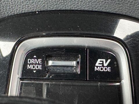 Toyota Corolla 1.8 VVT-h Design Touring Sports CVT Euro 6 (s/s) 5dr 35