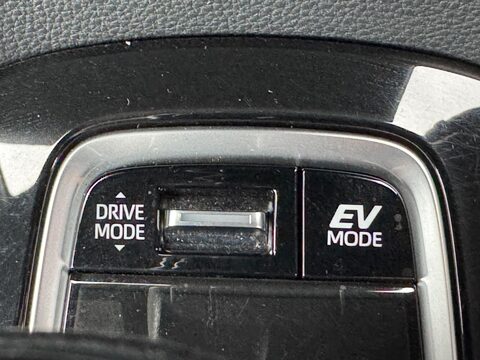 Toyota Corolla 1.8 VVT-h Design Touring Sports CVT Euro 6 (s/s) 5dr 35