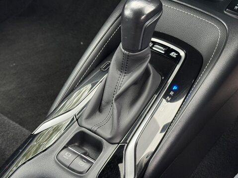 Toyota Corolla 1.8 VVT-h Design Touring Sports CVT Euro 6 (s/s) 5dr 33