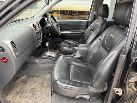 Isuzu Rodeo 3.0 CRD Denver Max LE Pickup 4dr Diesel Automatic 4WD (237 g/km, 161 bhp) 11