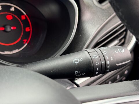 Fiat Tipo 1.6 MultiJetII Lounge Euro 6 (s/s) 5dr 28