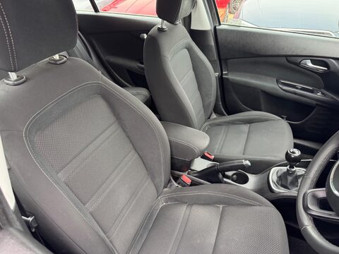 Fiat Tipo 1.6 MultiJetII Lounge Euro 6 (s/s) 5dr 10