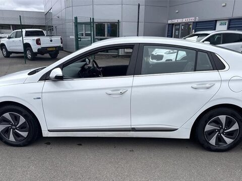 Hyundai IONIQ 1.6 h-GDi Premium SE DCT Euro 6 (s/s) 5dr 4