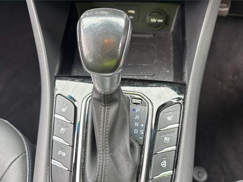 Hyundai IONIQ 1.6 h-GDi Premium SE DCT Euro 6 (s/s) 5dr 7