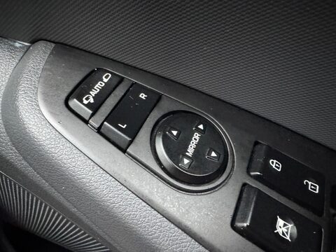 Hyundai IONIQ 1.6 h-GDi Premium SE DCT Euro 6 (s/s) 5dr 39