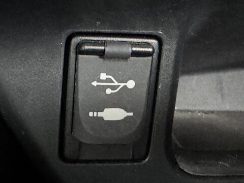 Toyota C-HR 1.2 VVT-i Dynamic Euro 6 (s/s) 5dr 32