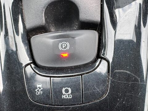 Toyota C-HR 1.2 VVT-i Dynamic Euro 6 (s/s) 5dr 33