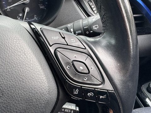 Toyota C-HR 1.2 VVT-i Dynamic Euro 6 (s/s) 5dr 31