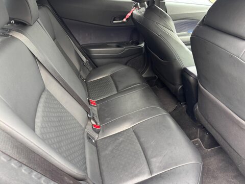 Toyota C-HR 1.2 VVT-i Dynamic Euro 6 (s/s) 5dr 40