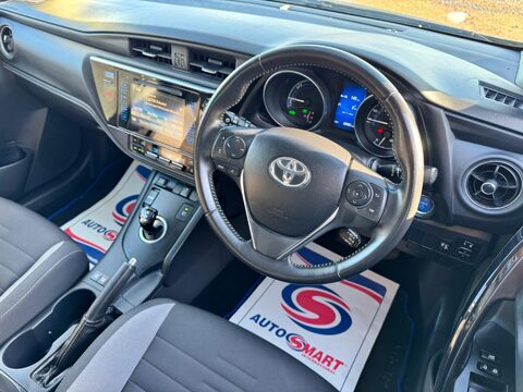 Toyota Auris 1.8 VVT-h Design CVT Euro 6 (s/s) 5dr 33