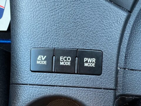 Toyota Auris 1.8 VVT-h Design CVT Euro 6 (s/s) 5dr 26