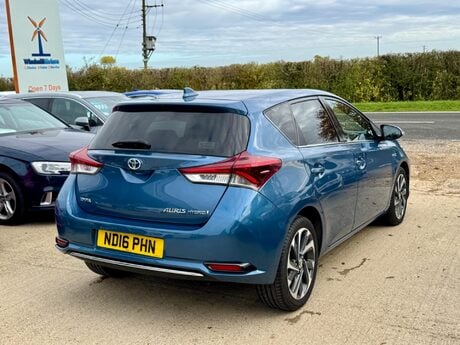 Toyota Auris 1.8 VVT-h Design CVT Euro 6 (s/s) 5dr