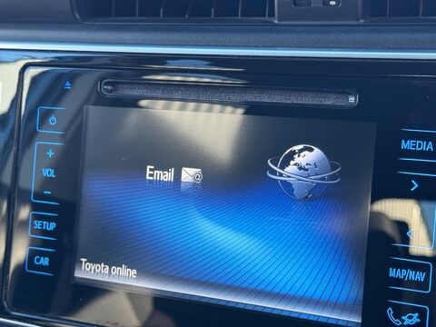 Toyota Auris 1.8 VVT-h Design CVT Euro 6 (s/s) 5dr 18