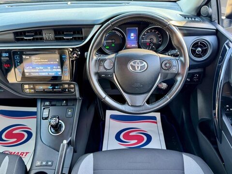 Toyota Auris 1.8 VVT-h Design CVT Euro 6 (s/s) 5dr 2