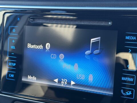 Toyota Auris 1.8 VVT-h Design CVT Euro 6 (s/s) 5dr 15