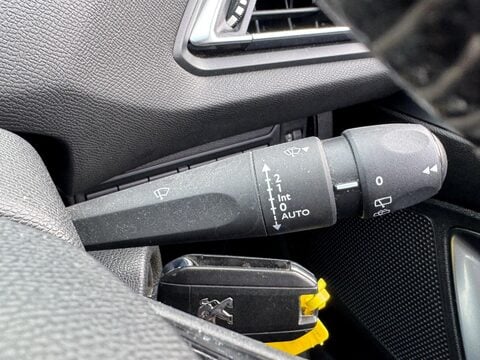 Peugeot 308 1.6 HDi Active Euro 5 (s/s) 5dr 25