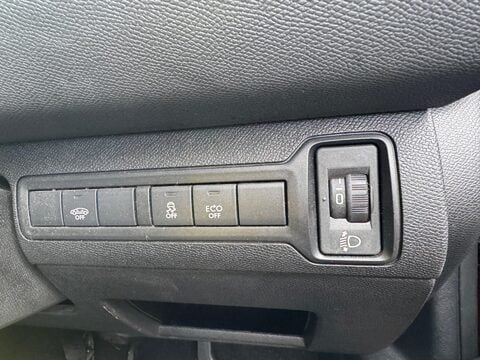 Peugeot 308 1.6 HDi Active Euro 5 (s/s) 5dr 26